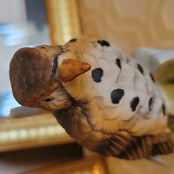 Vintage Ceramic Wood Thrush On Green Acorn Branch With White Base - Picture 7 of 8